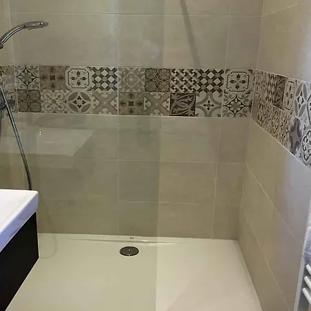 Sleeps 20 Pool Ferienhaus Villeneuvette